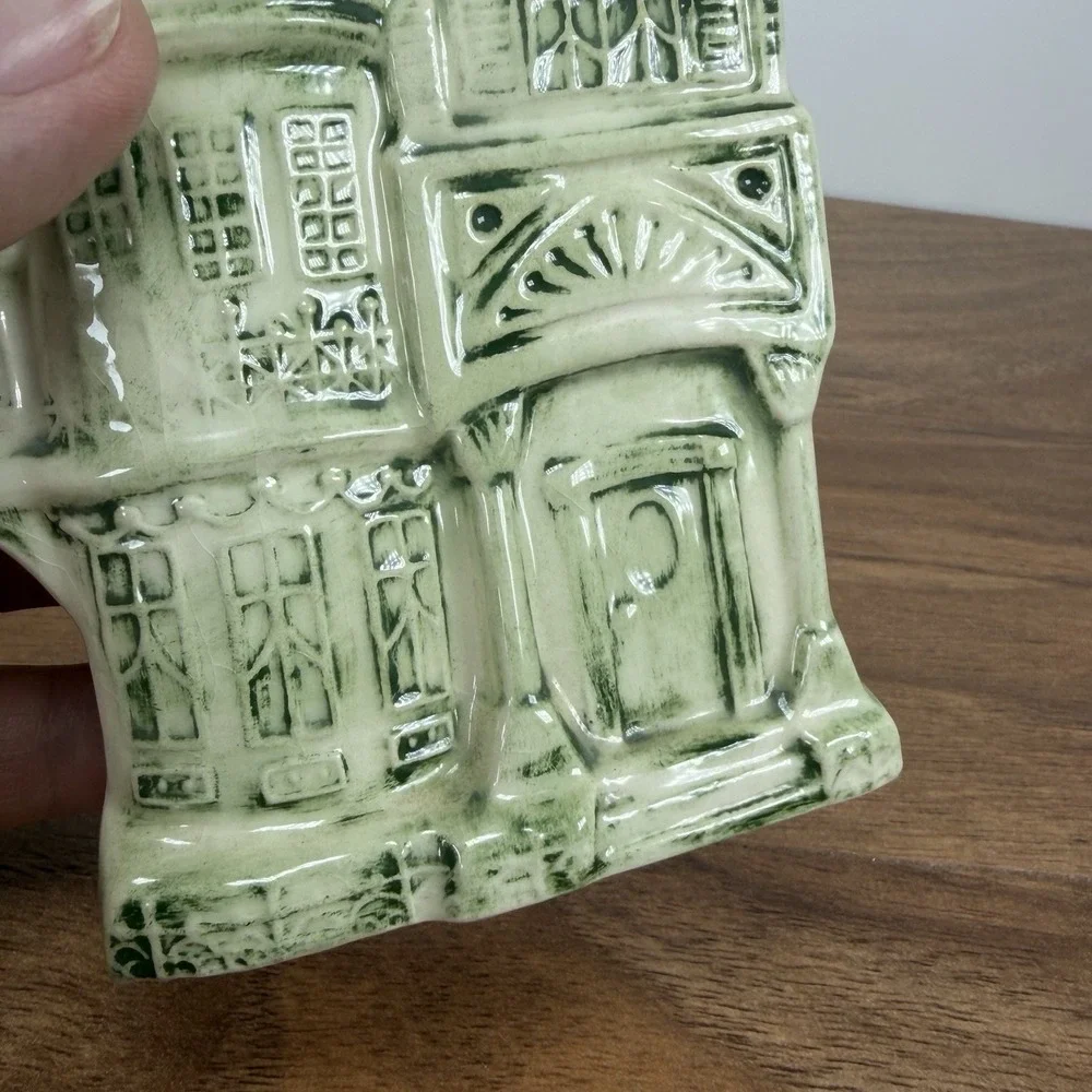 VTG Victorian House Ceramic Wall Pocket Floral Vase Cottagecore English Country